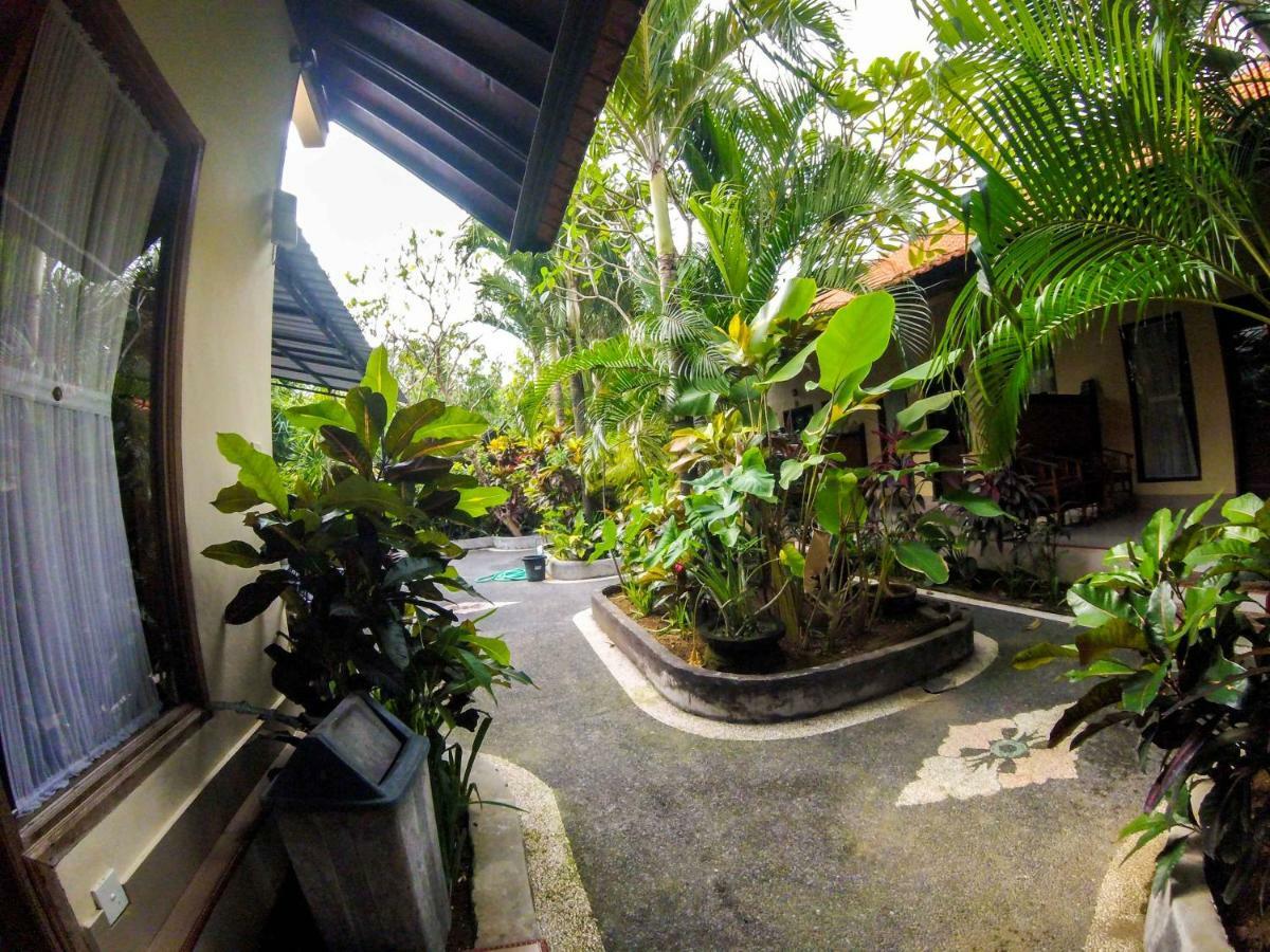 Putu Guest House Canggu Екстериор снимка